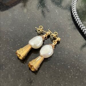 Vintage Gold tone  and Pearl Drop Earrings - Women Jewelry